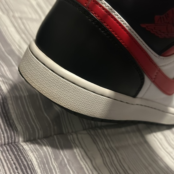 Air Jordan 1 Mid Bred Toe Size 11 (Used) - Picture 12 of 16